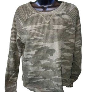 Sweet romeo thermal camo print shirt XS